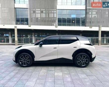 Белый Zeekr X, объемом двигателя 0 л и пробегом 11 тыс. км за 29299 $, фото 2 на Automoto.ua